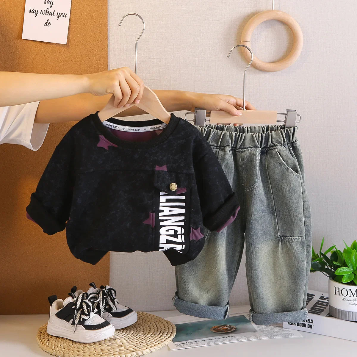 2025 Spring Autumn New Style Boys Clothing Sets Little Boys Casual Sportswear with Star Sweatshirt Jeans Jersey Letter Design