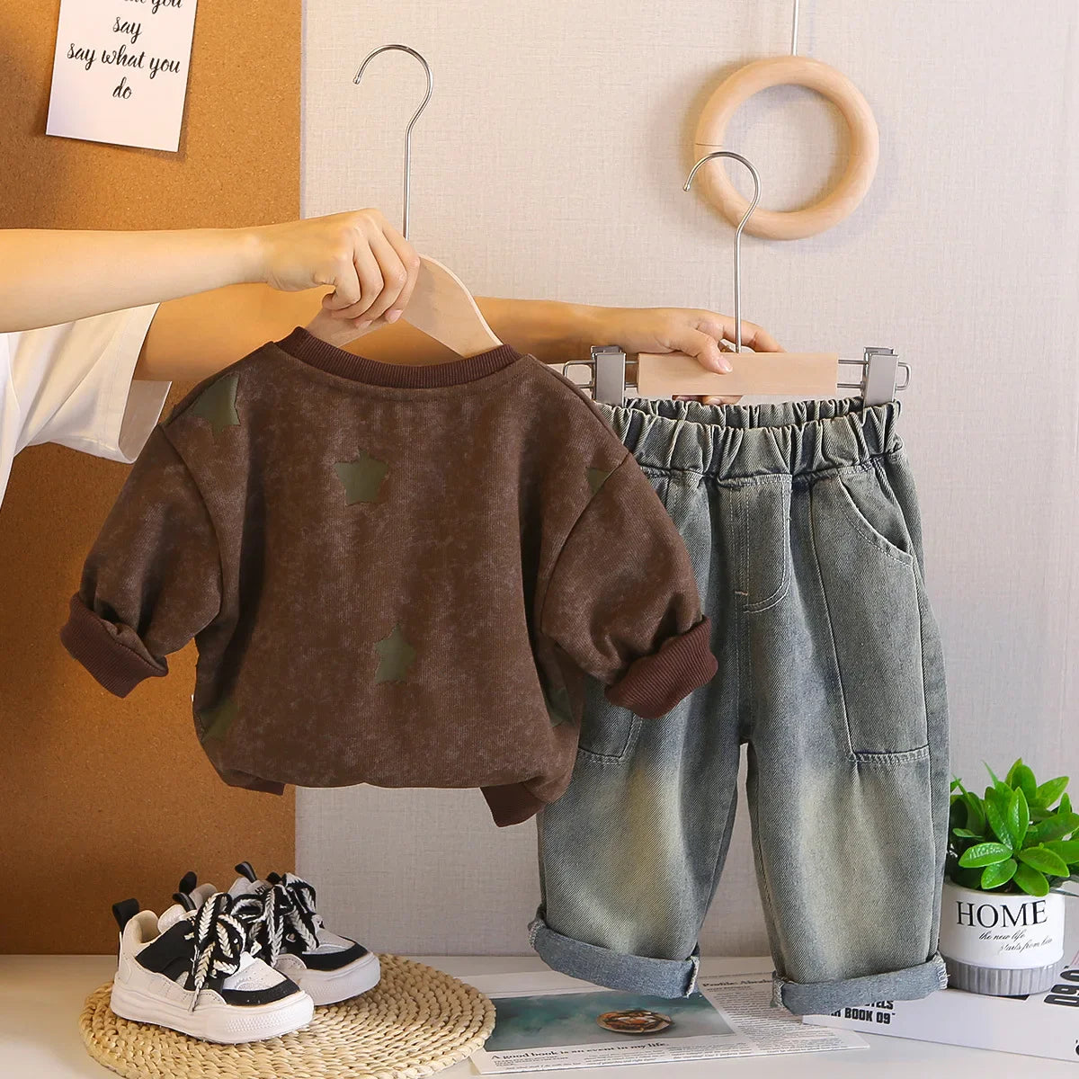 2025 Spring Autumn New Style Boys Clothing Sets Little Boys Casual Sportswear with Star Sweatshirt Jeans Jersey Letter Design