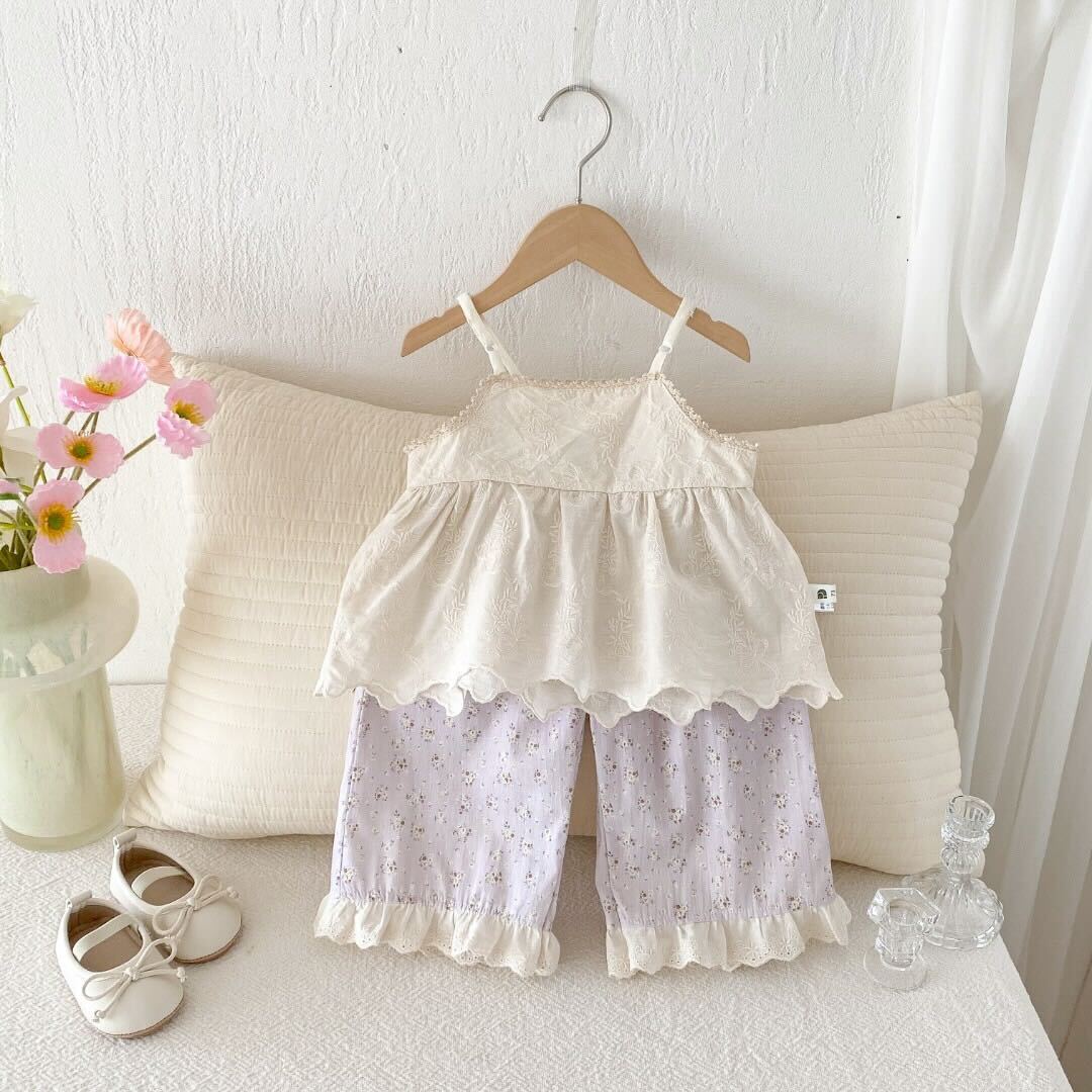 Embroidered top and printed lace pants premium set