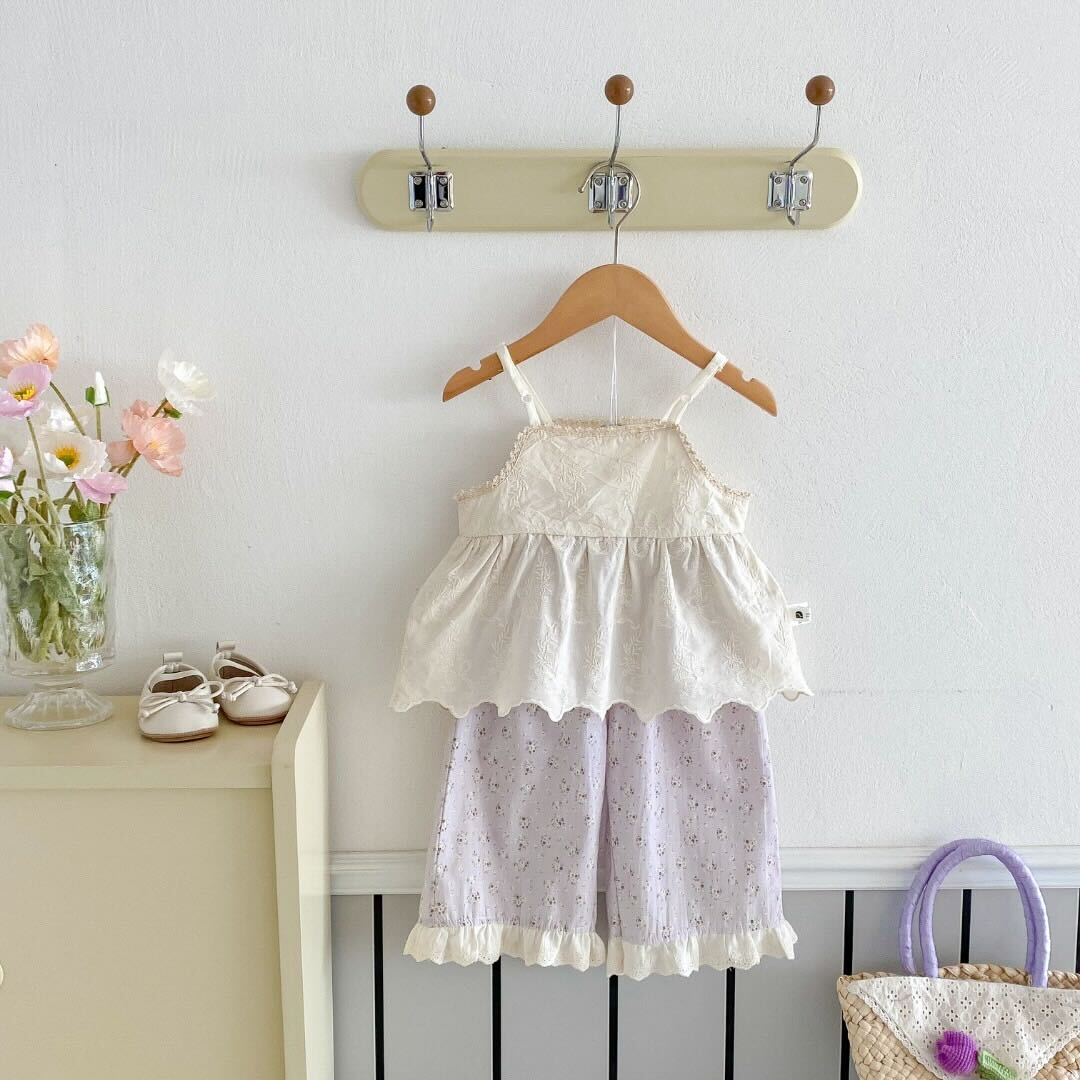 Embroidered top and printed lace pants premium set