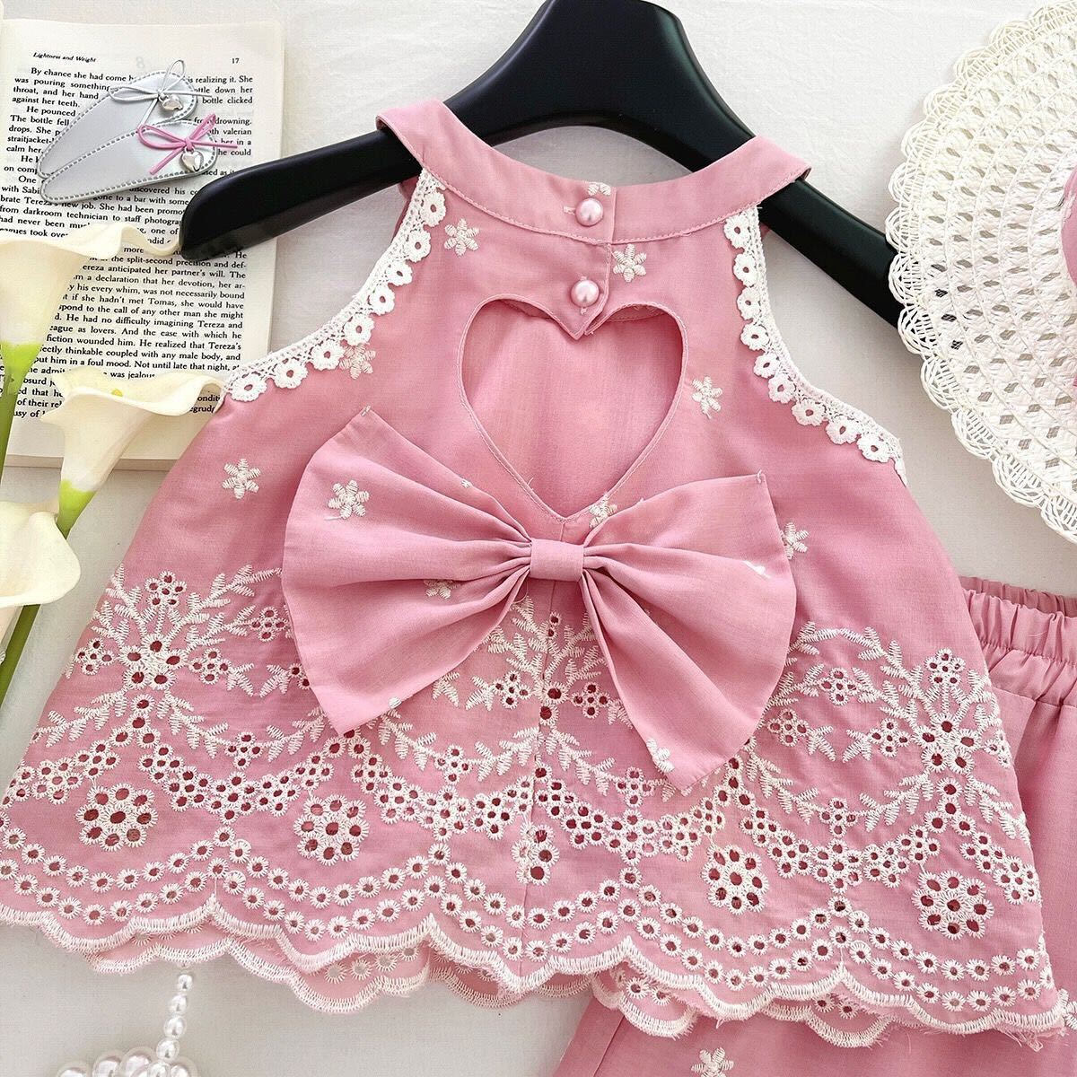 Eyelet embroidered bow premium set
