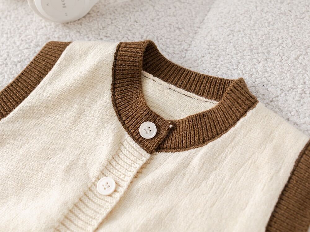 Checks shirt and cargo pants with cardigan set