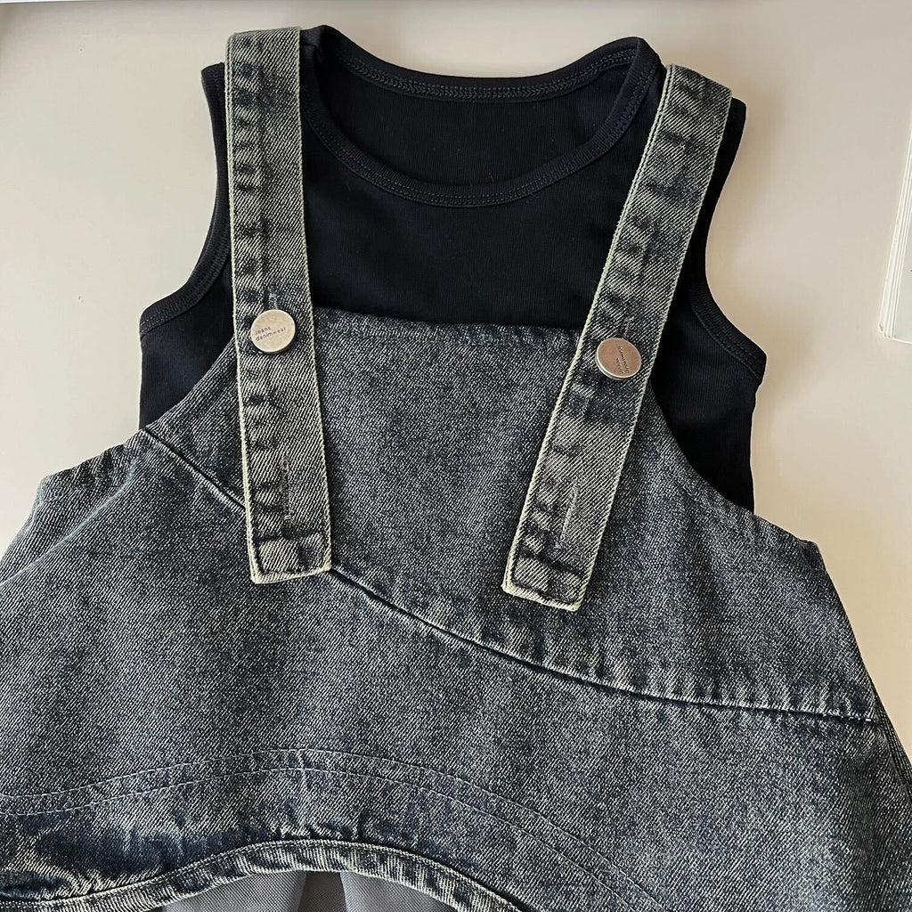 Denim dungaree skirt with t-shirt