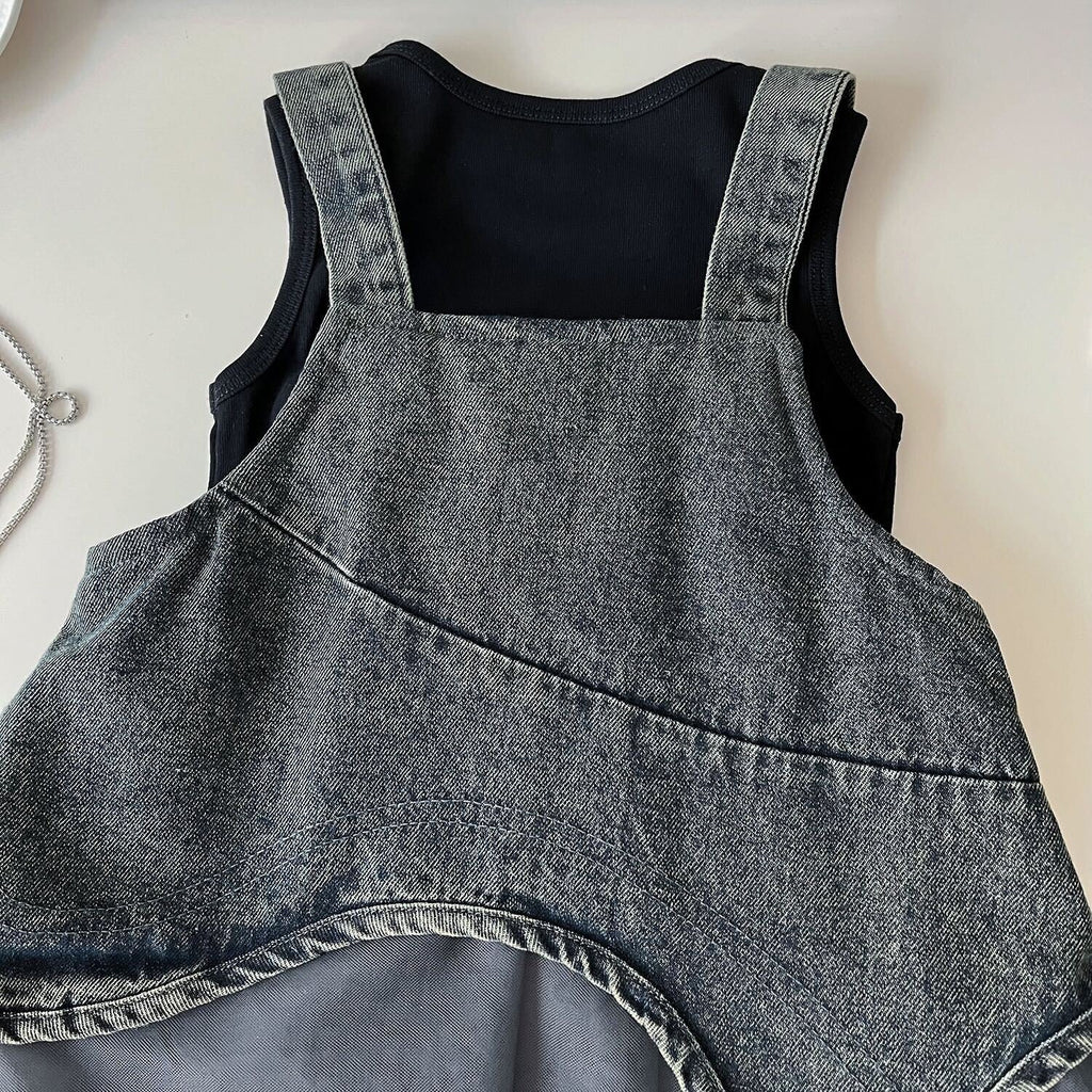 Denim dungaree skirt with t-shirt