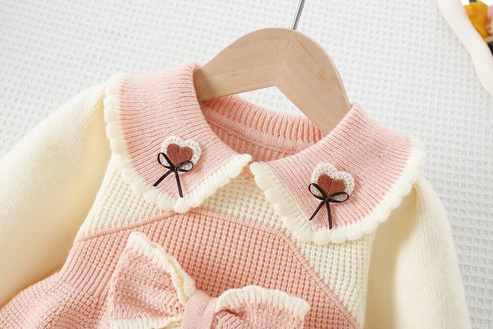 Bow made knitted winter dress