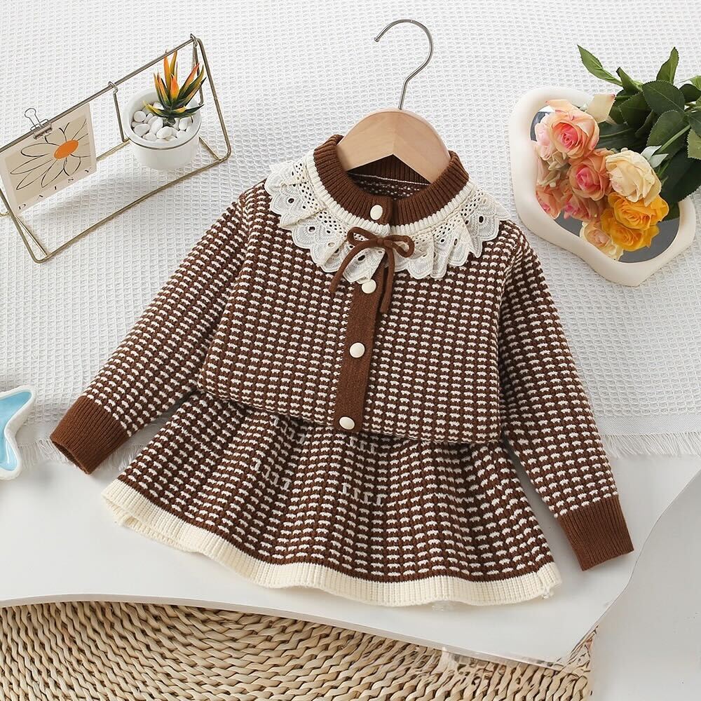 Checkered knitted winter set