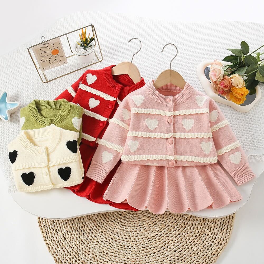 Heart made knitted winter set