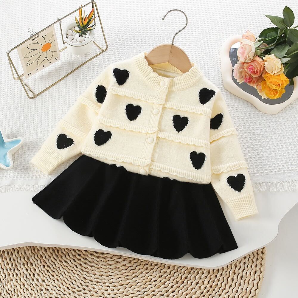 Heart made knitted winter set