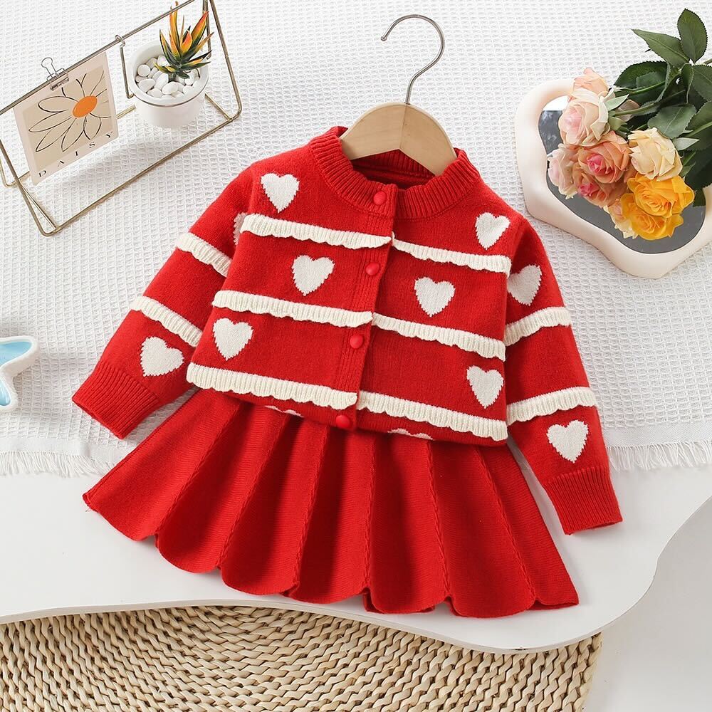 Heart made knitted winter set