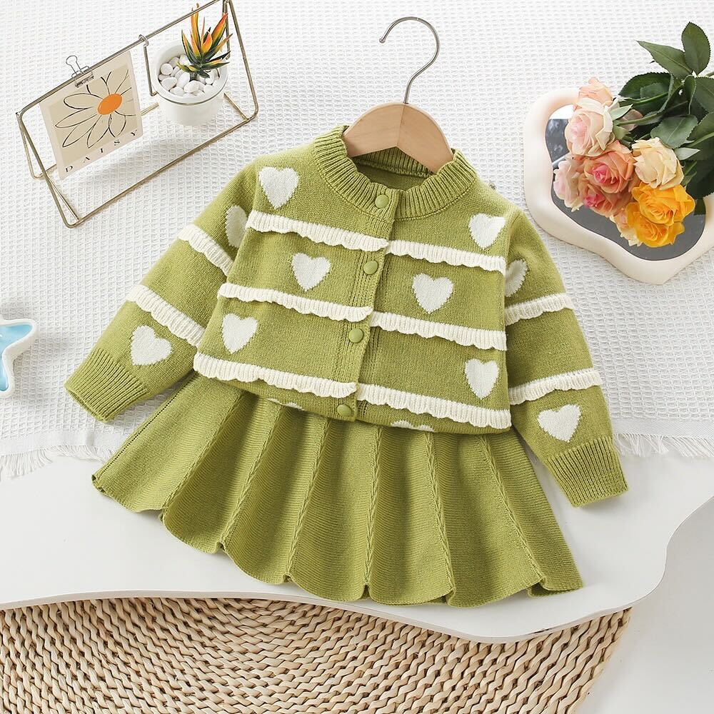 Heart made knitted winter set