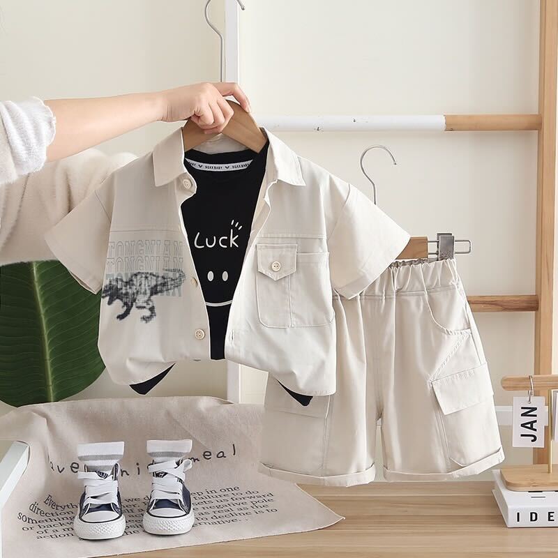 Printed shirt with west and cargo shorts