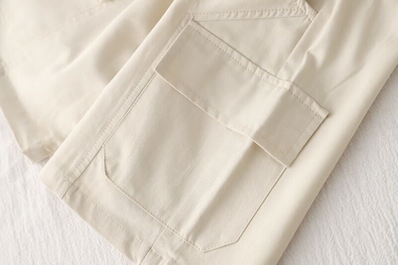 Printed shirt with west and cargo shorts